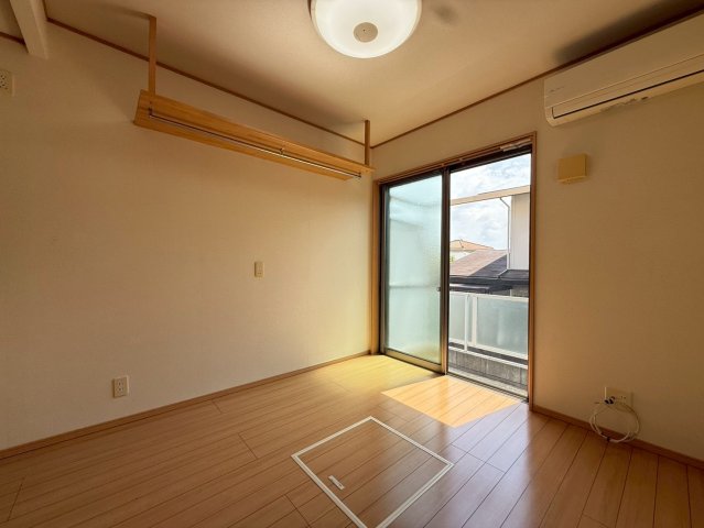 その他部屋・スペース　フローリングなので掃除が楽です。