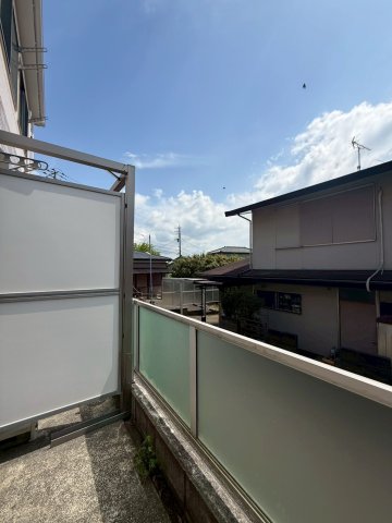 バルコニー　南向きで陽当り良好です。