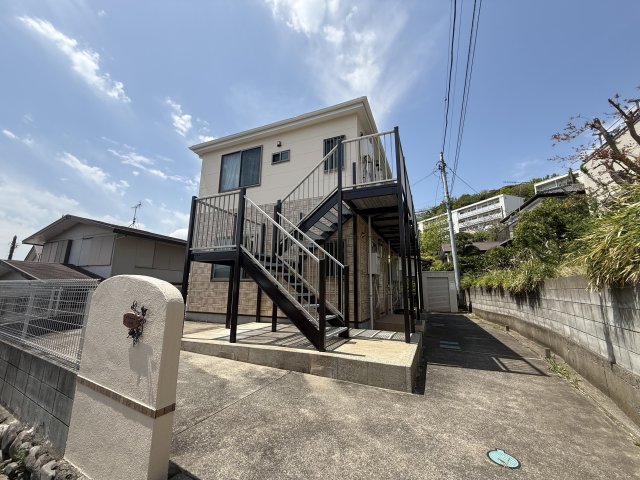 建物外観　2012年築のアパートです。静かな住環境です。