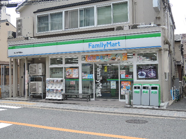 コンビニ　ファミリーマート 桃山御香宮前店（コンビニ）まで750m