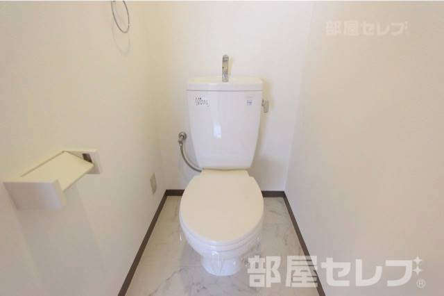 トイレ　反転画像