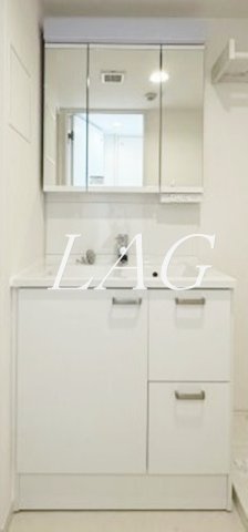 洗面設備　独立洗面台です。（同一仕様）