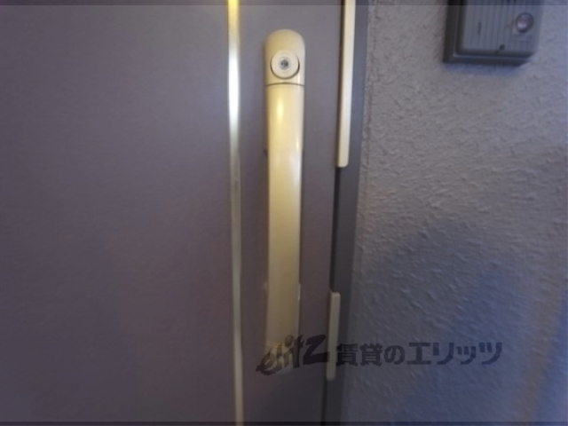玄関　二重施錠