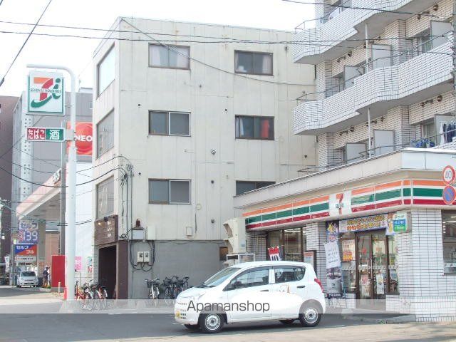 コンビニ　セブンイレブン（コンビニ）まで348m