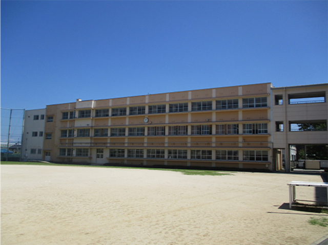 小学校　泉佐野市立第一小学校（小学校）まで121m