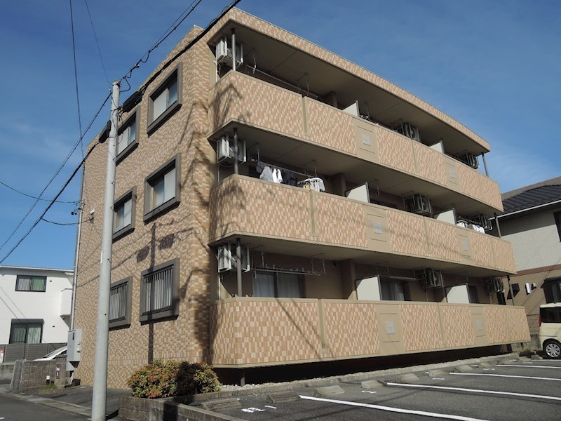 建物外観　地震に強い鉄筋コンクリート造り！
