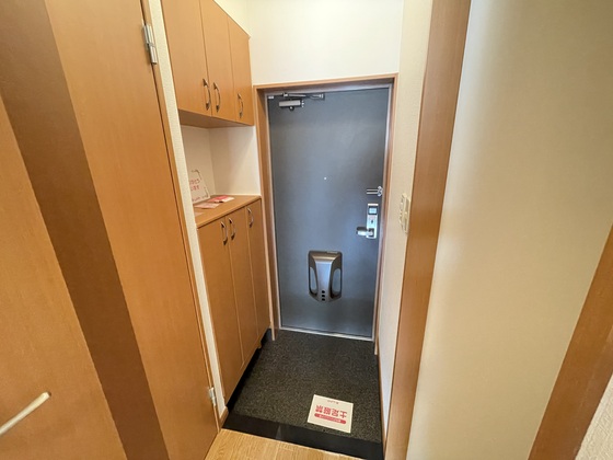 玄関　※別部屋の写真です