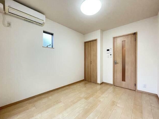 居室・リビング　※別部屋参考写真☆角部屋・南向き☆