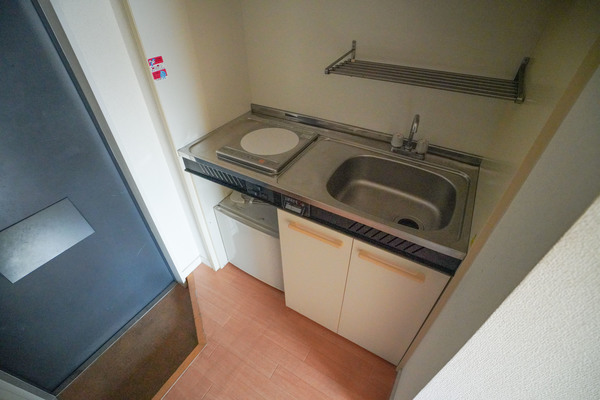 キッチン　同じ建物の別なお部屋