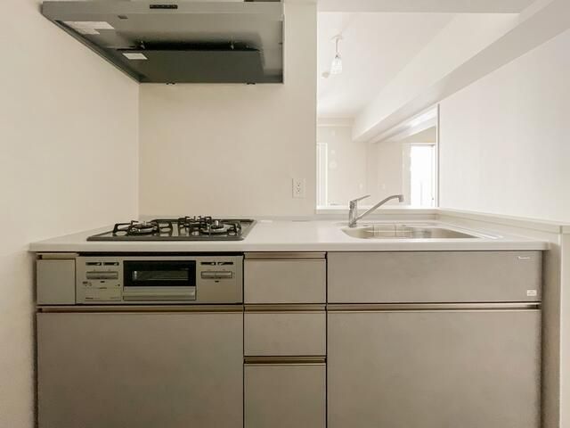 キッチン　写真は同タイプ住居です。