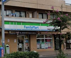 コンビニ　ファミリーマート滝野川店（コンビニ）まで318m