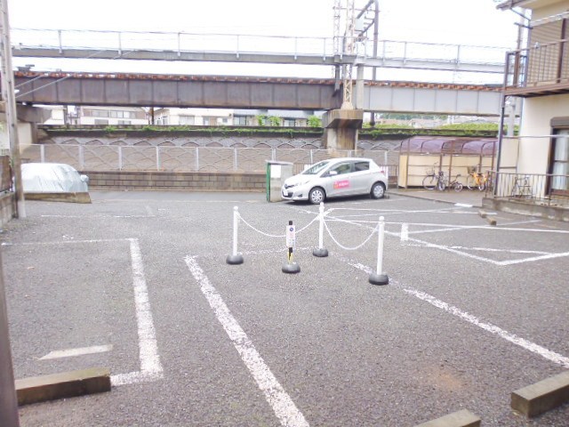 駐車場　★敷地内駐車場★（空き状況・使用料等詳細はご確認下さい）