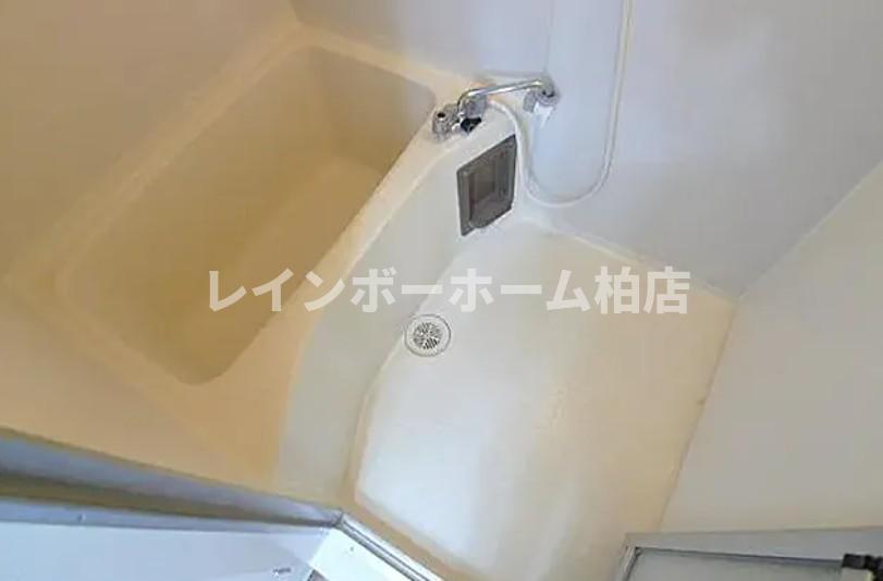バス・シャワールーム　コンパクトで使いやすいお風呂です