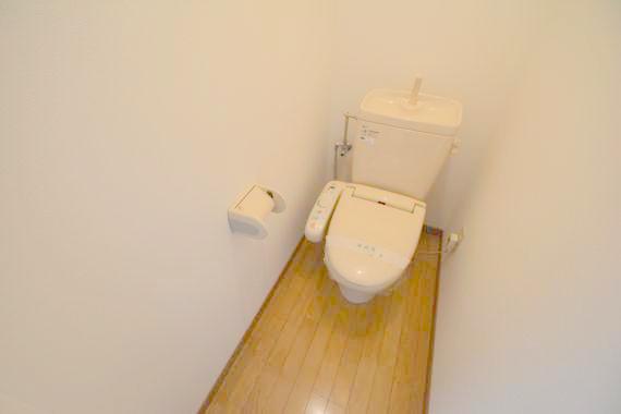 トイレ　綺麗なトイレにはウォシュレット標準装備です。