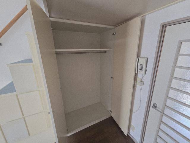 収納　コートもラクラク掛けられますよ