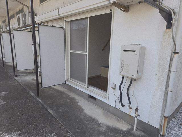 バルコニー　お布団も干せますね