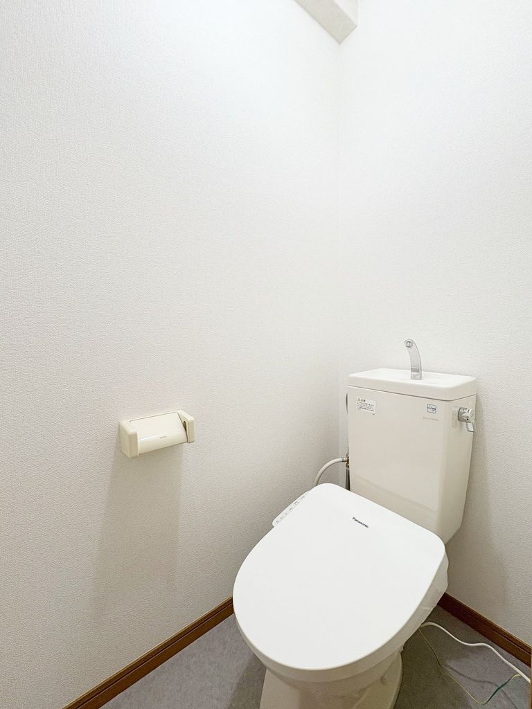 トイレ　※代表タイプの写真のため実際と異なる場合がございます
