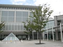 図書館　目黒区立八雲中央図書館（図書館）まで378m