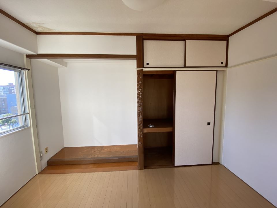 収納　上下段に収納あり！