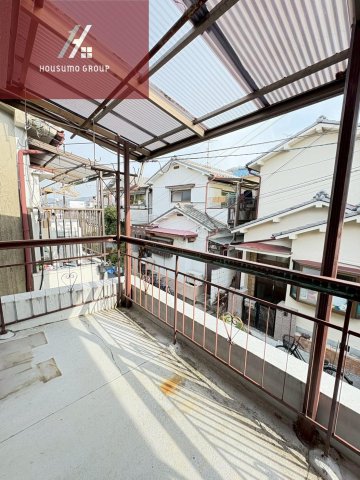 バルコニー　開放的で明るい空間を演出してくれるバルコニーです