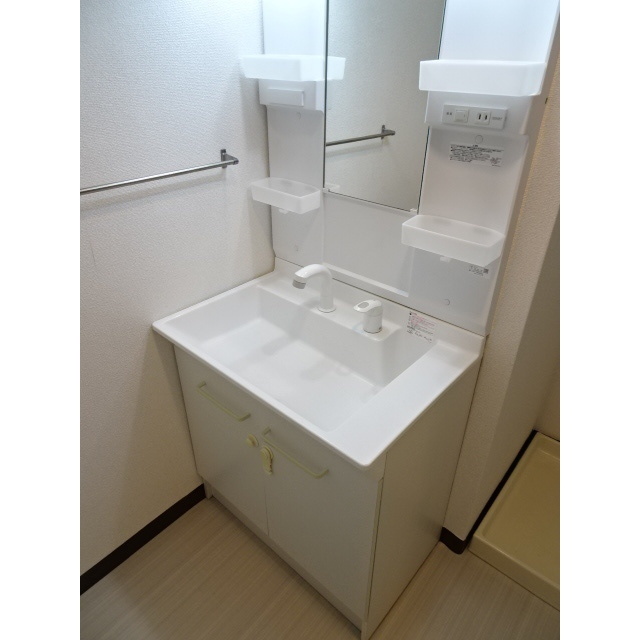 洗面設備　別部屋参照・現状優先
