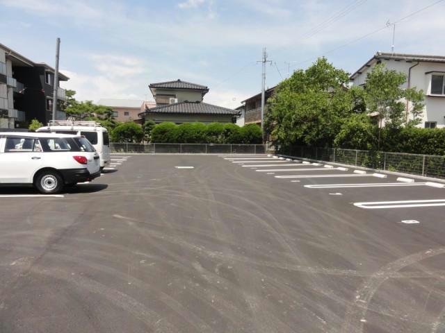 駐車場　駐車場