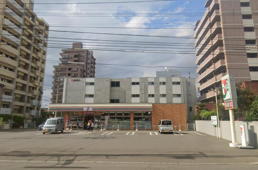 コンビニ　セブンイレブン札幌中央南11条店（コンビニ）まで174m