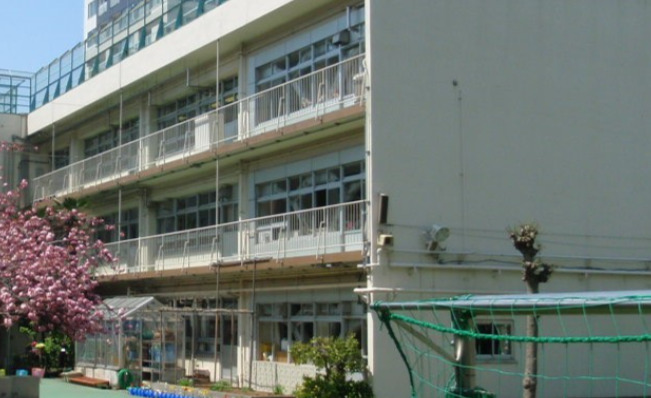 小学校　渋谷区立神南小学校（小学校）まで184m