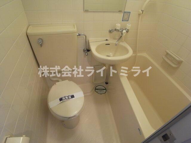 バス・シャワールーム　?