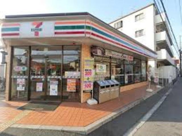 コンビニ　セブンイレブン大阪瓜破3丁目店（コンビニ）まで597m