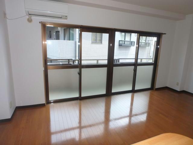 居室・リビング　別部屋写真