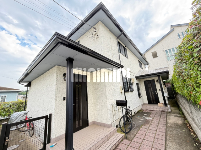 建物外観　１棟２戸のテラスハウスです