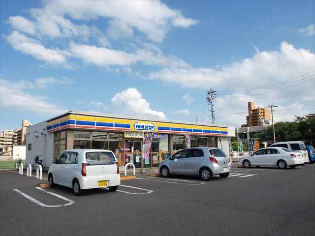 コンビニ　ミニストップ（コンビニ）まで94m