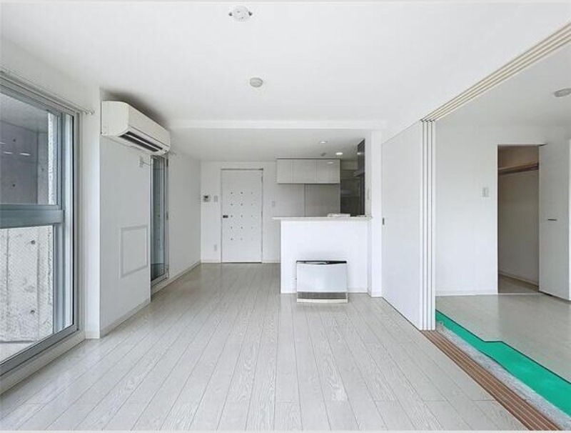 居室・リビング　同物件・別部屋の写真です