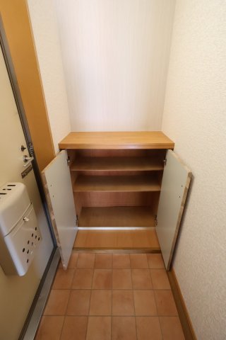 収納　シューズボックス