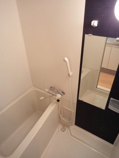 バス・シャワールーム　バス(別部屋参考写真)