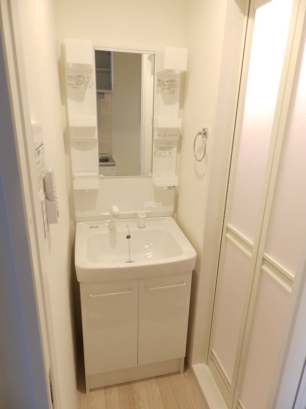洗面設備　※同タイプの他のお部屋です