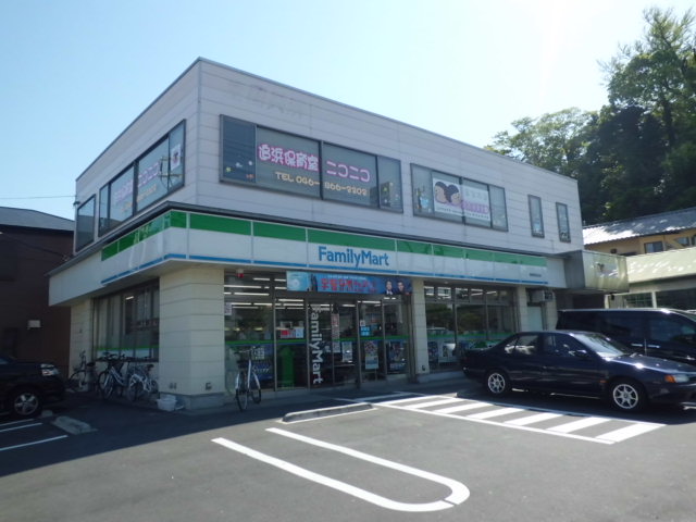 コンビニ　ファミリーマート ミナワ船越店（コンビニ）まで373m