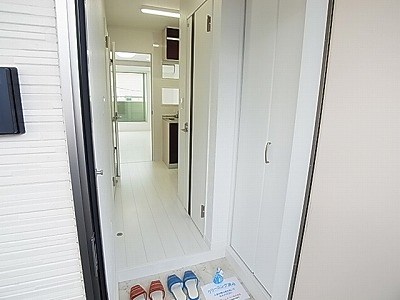 玄関　同一物件別部屋