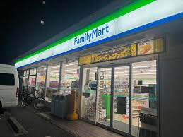 コンビニ　ファミリーマート 中幸町三丁目店（コンビニ）まで440m