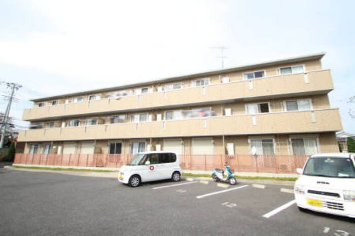建物外観　落ち着いた雰囲気の外観です