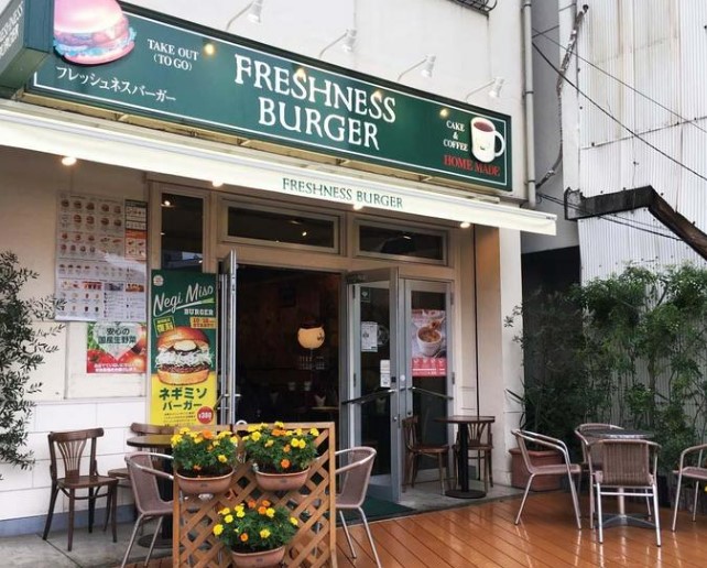 飲食店　フレッシュネスバーガー 千石駅前店（飲食店）まで249m