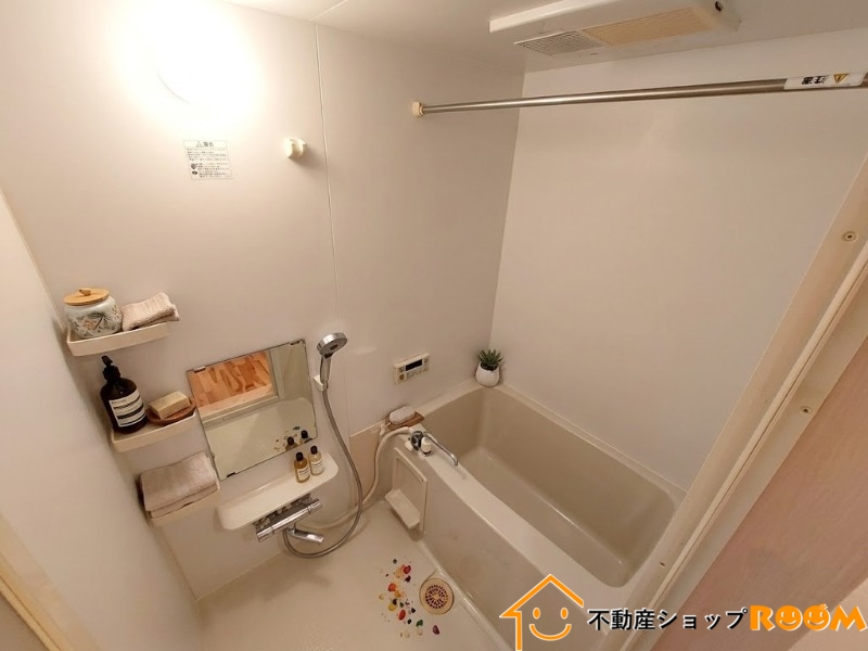 バス・シャワールーム　同物件の別部屋