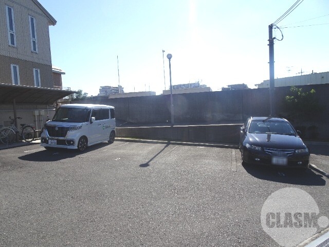 駐車場　敷地内駐車場