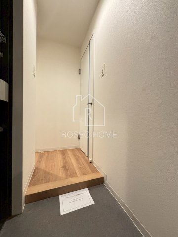 玄関　同マンション別部屋：参考写真