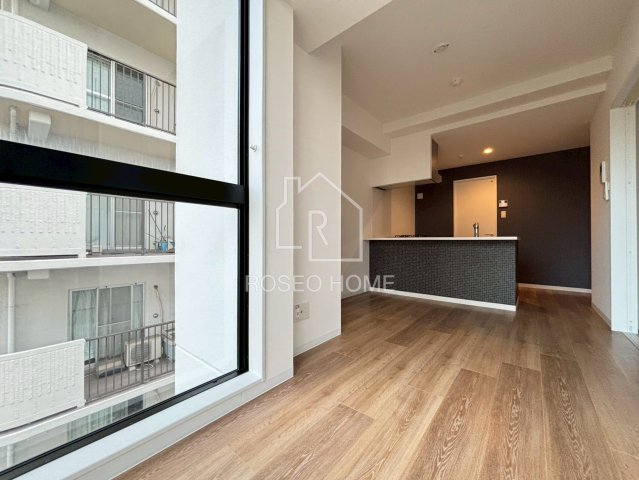 居室・リビング　同マンション別部屋：参考写真