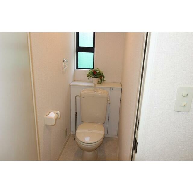トイレ　※同仕様写真含む