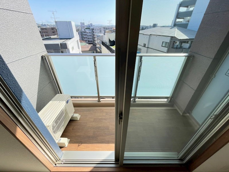 バルコニー　※601号室の写真を使用しています。