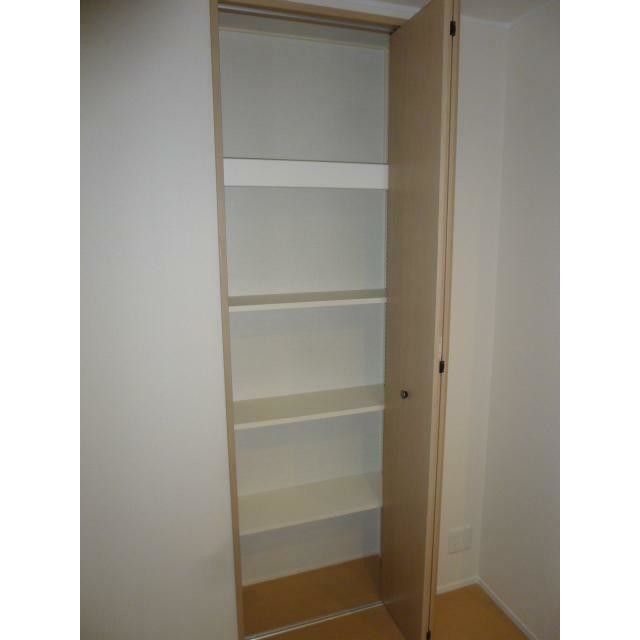 収納　セレーナ