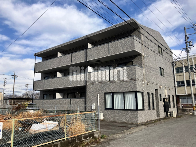 建物外観　外壁タイル張り